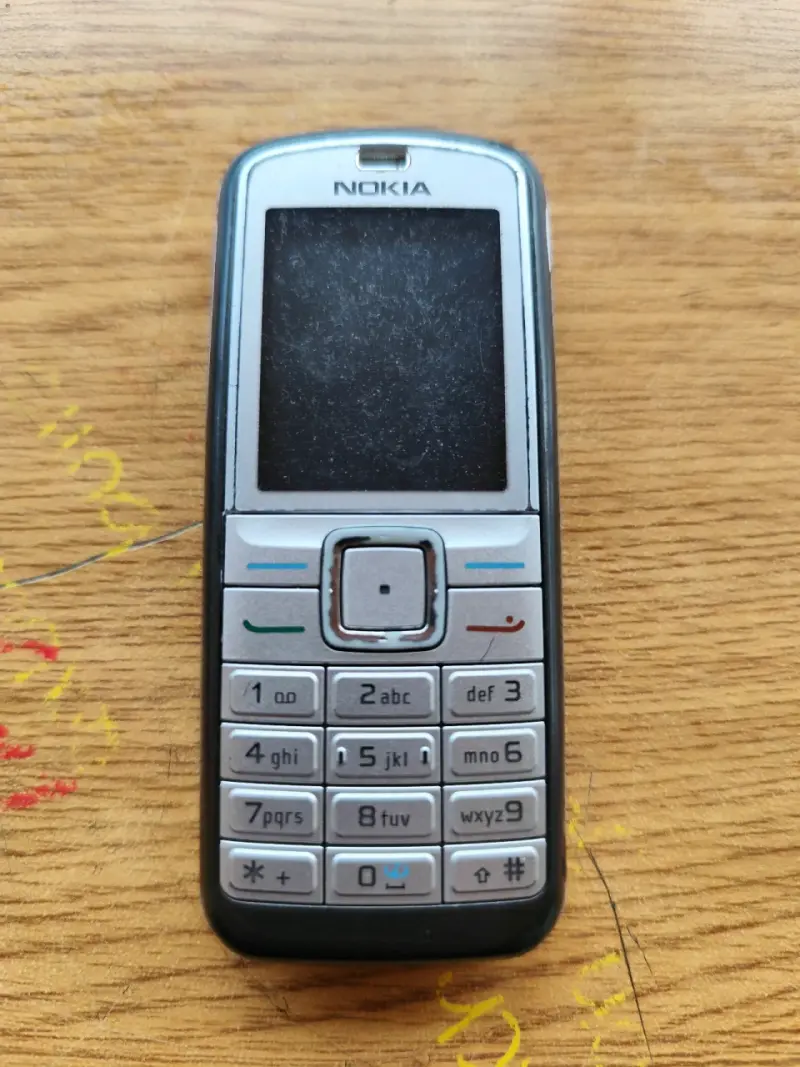 Teléfono Nokia 6070b - 1