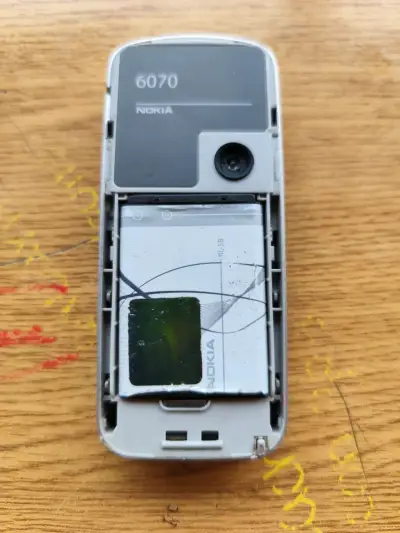 Teléfono Nokia 6070b - miniatura 2