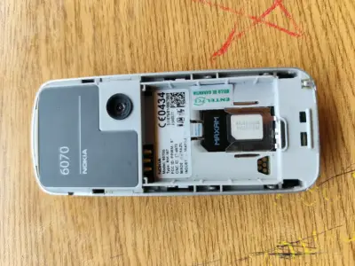 Teléfono Nokia 6070b - miniatura 3