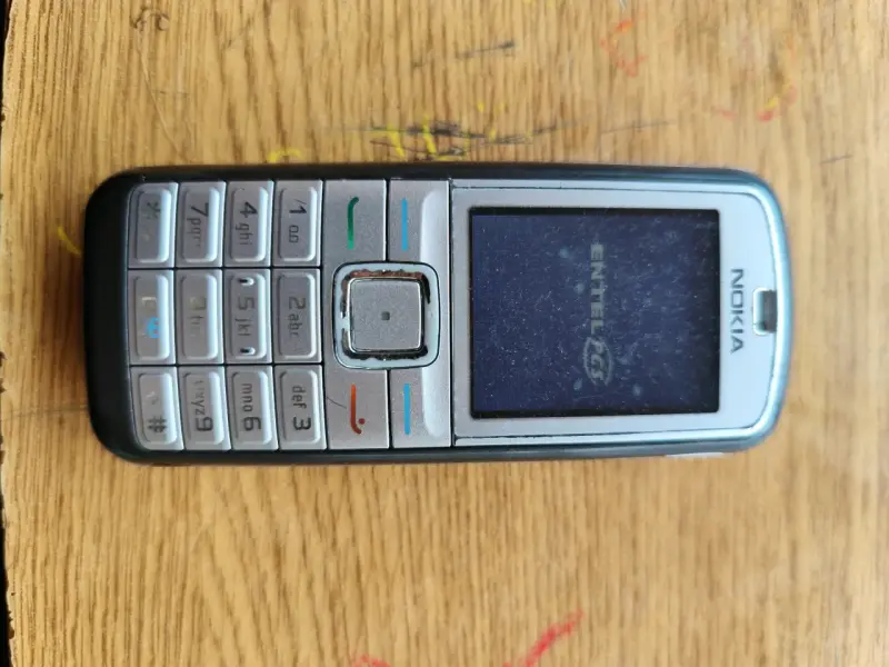 Teléfono Nokia 6070b - 4