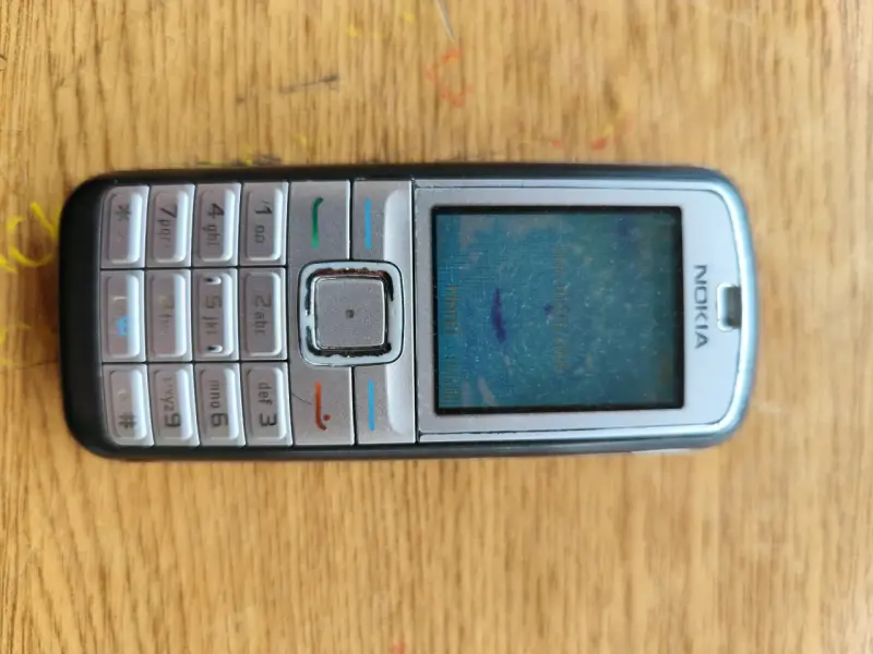Teléfono Nokia 6070b - 5