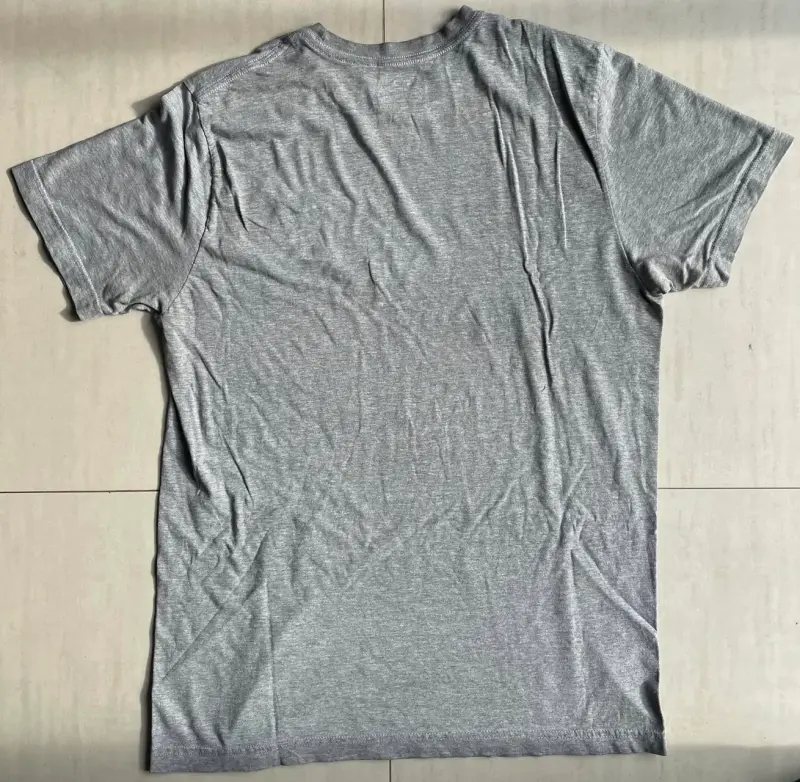 Polera gris Nike para hombre - 1