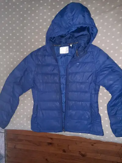 Chaqueta azul con capucha para mujer - miniatura 3