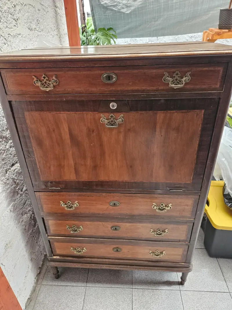 Escritorio antiguo de madera con cajones - 1