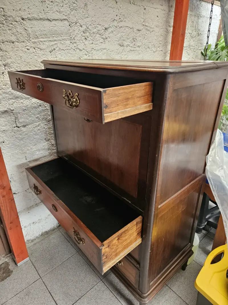 Escritorio antiguo de madera con cajones - 2