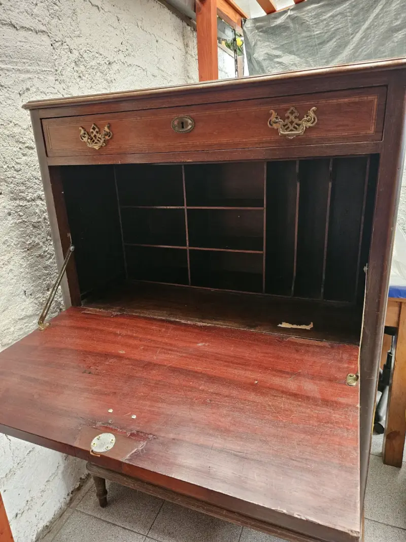 Escritorio antiguo de madera con cajones - 3