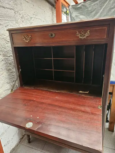 Escritorio antiguo de madera con cajones - miniatura 3