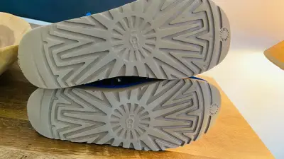 Botas UGG con lentejuelas azules para mujer - miniatura 3