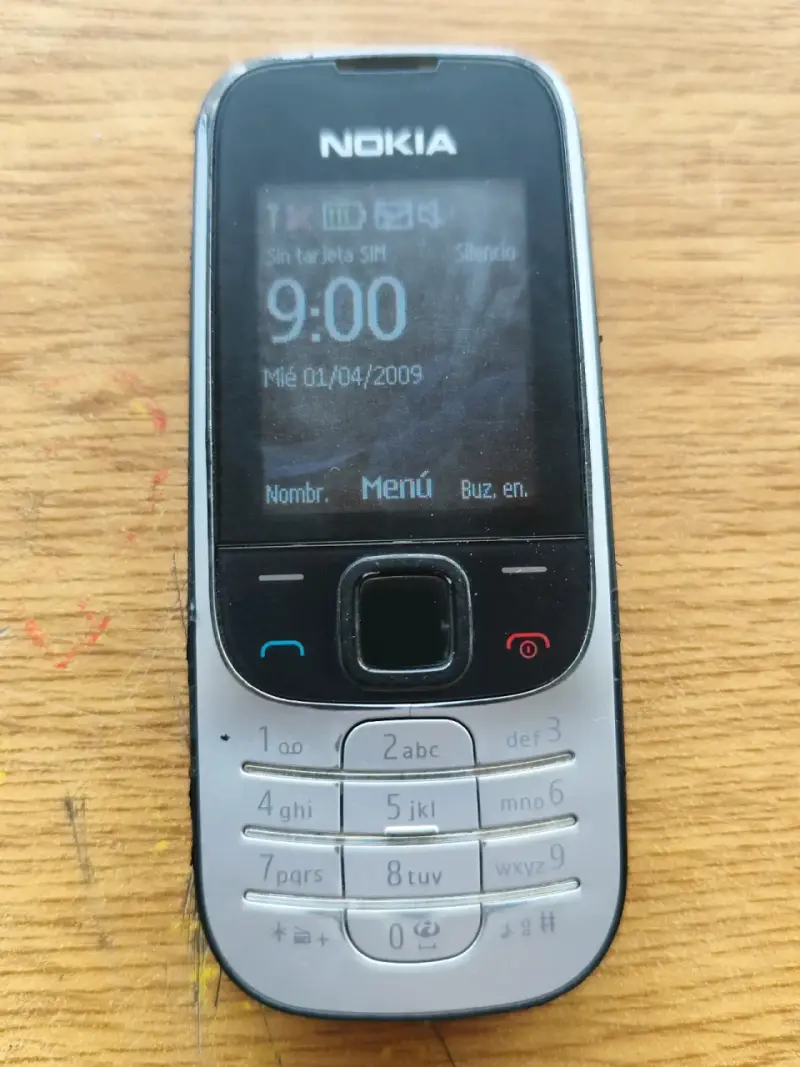 Teléfono Nokia 2330c - 3