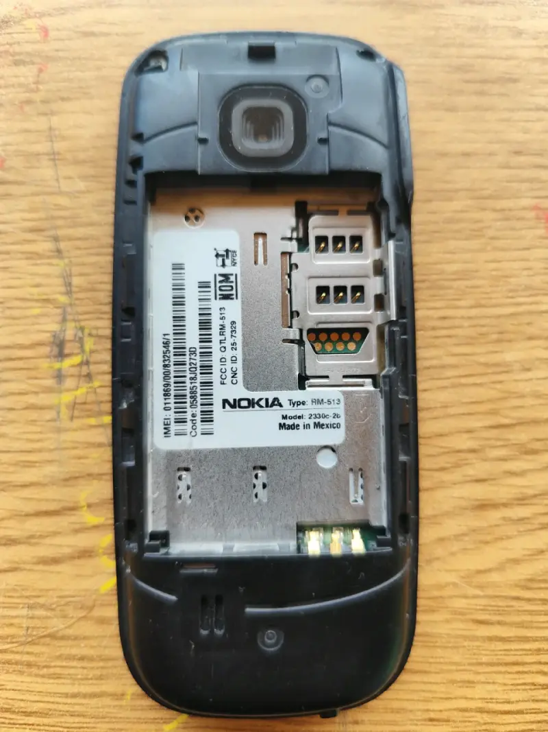 Teléfono Nokia 2330c - 4