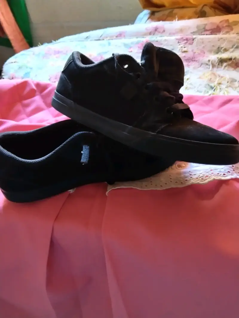 Zapatillas de skate DC Youth's Anvil negras - 2