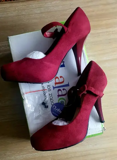 Zapatos de Tacón Rojo con Correa - miniatura 1