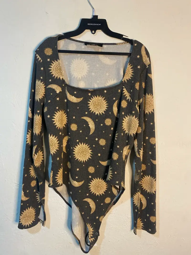 Body de manga larga con estampado de sol y luna
