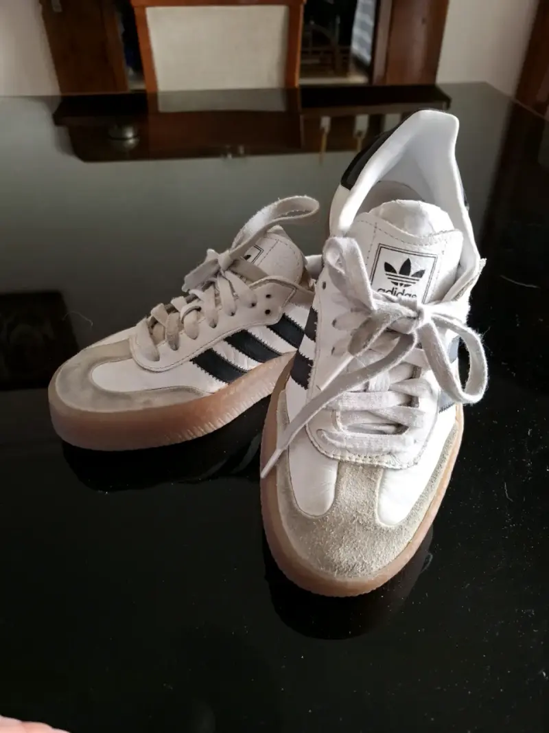 Zapatillas Adidas Samba Mujer Blancas y Negras - 1