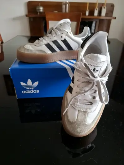 Zapatillas Adidas Samba Mujer Blancas y Negras - miniatura 2