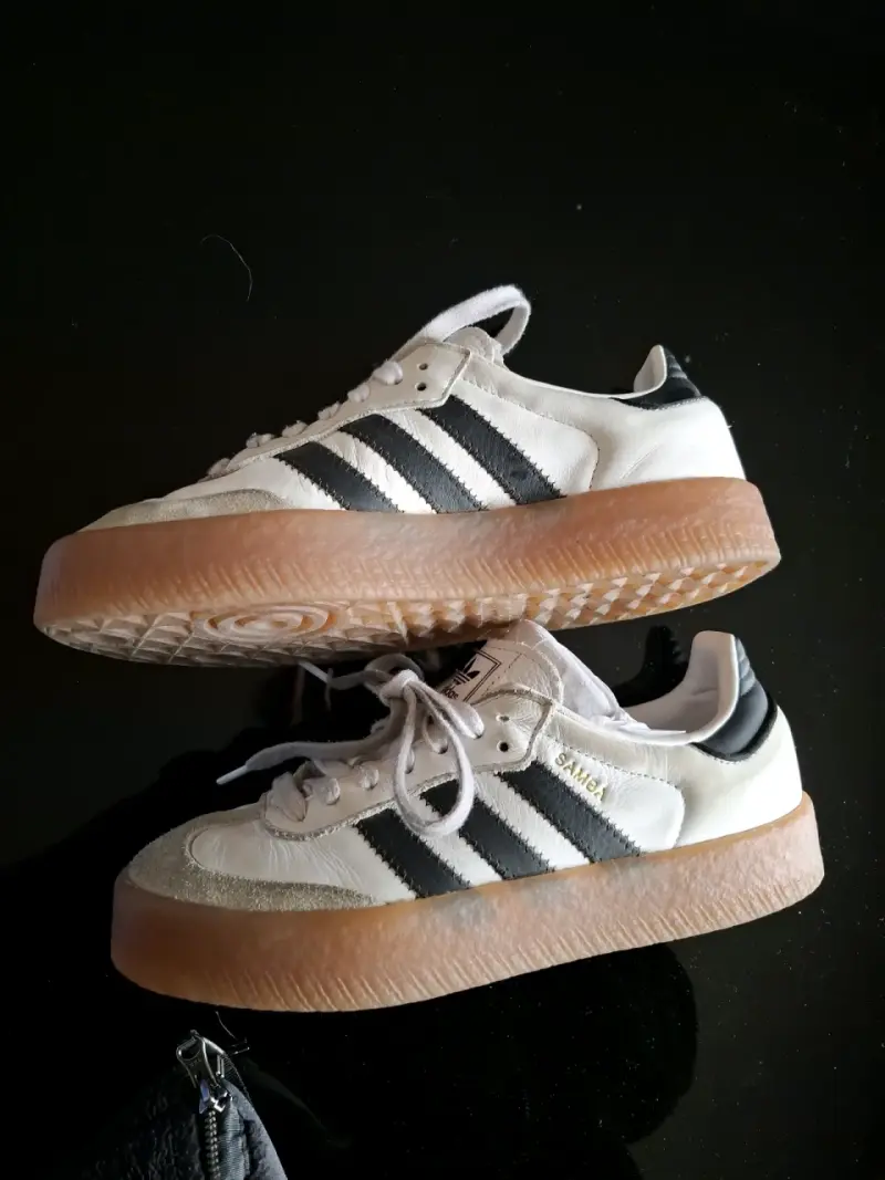 Zapatillas Adidas Samba Mujer Blancas y Negras - 4