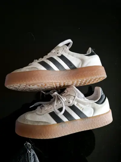 Zapatillas Adidas Samba Mujer Blancas y Negras - miniatura 4
