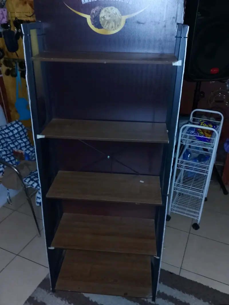 Estantería de exhibición Valente de madera - 1