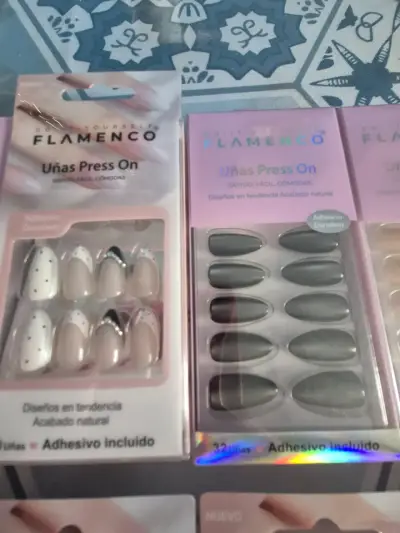 Uñas postizas Flamenco Press On con adhesivo - miniatura 3