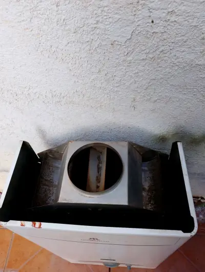 Calefón a gas Mademsa 10 litros en buen estado - miniatura 2
