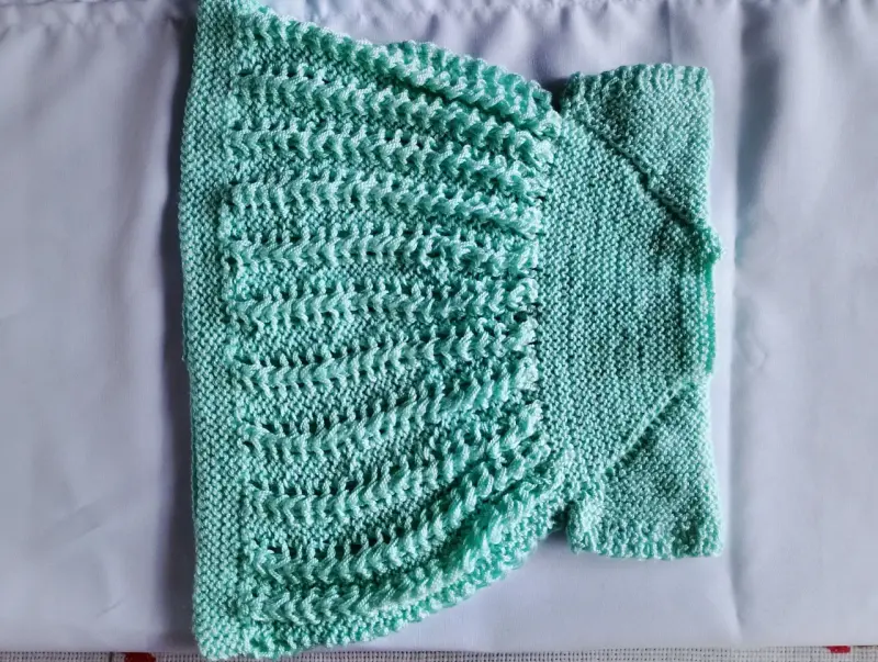 Vestido tejido para bebé color verde menta - 2