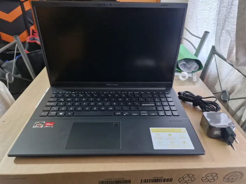 Laptop ASUS VivoBook 15.6 pulgadas AMD Ryzen - 1