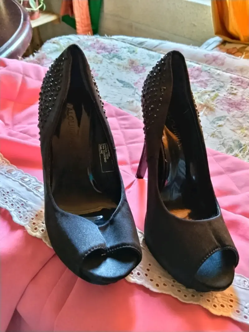 Tacones negros con apliques brillantes Alquimia - 2