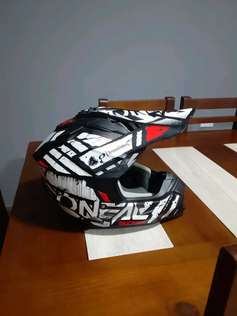 Casco de motocross O'Neal edición limitada - 2