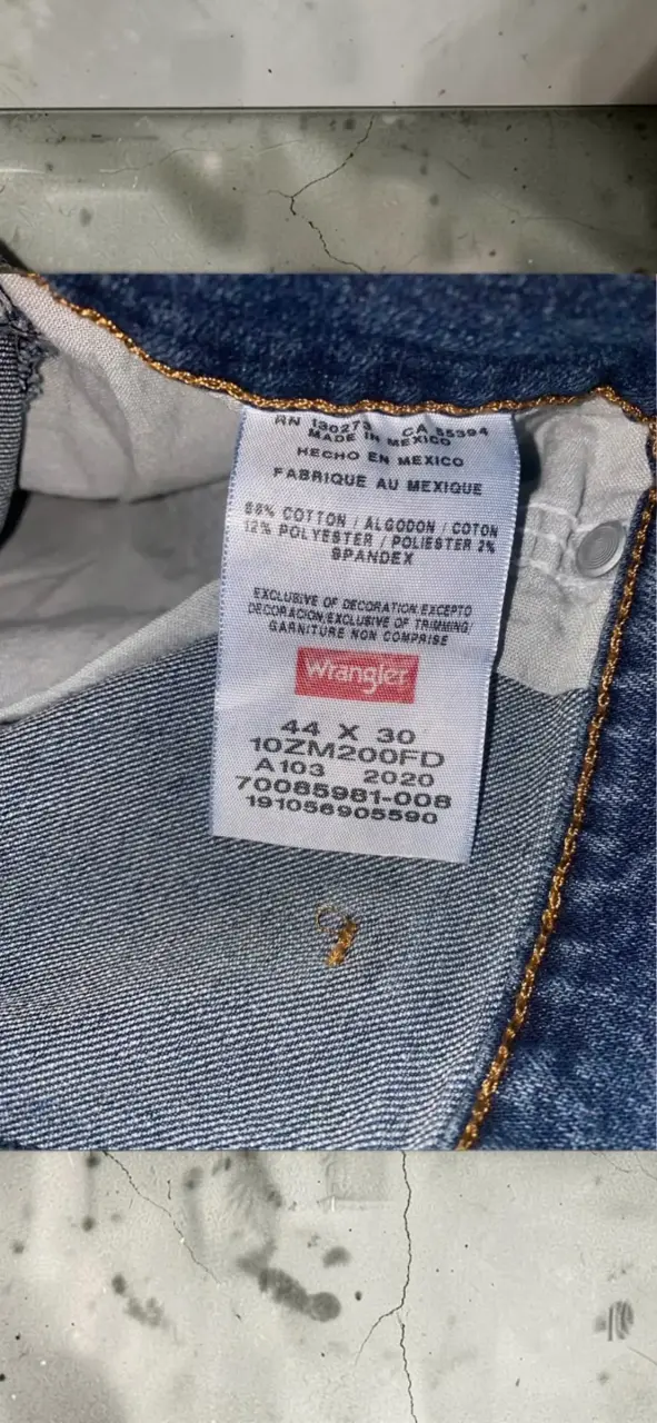 Jeans Wrangler azul clásico para hombre - 4