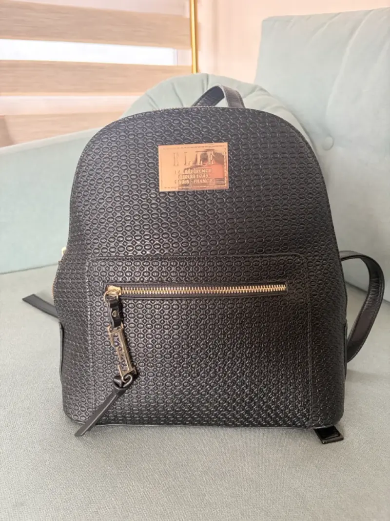 Mochila negra de cuero Elle con diseño texturizado - 1