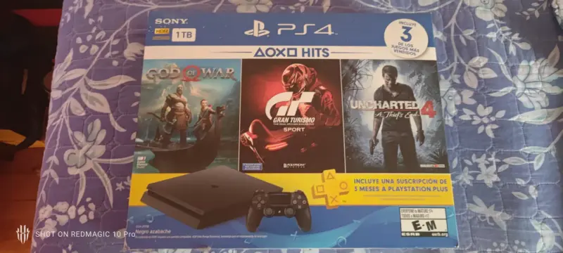Consola PS4 Sony 1TB con juegos y accesorios - 2