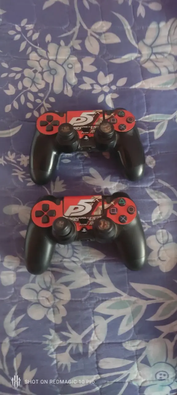 Consola PS4 Sony 1TB con juegos y accesorios - 3