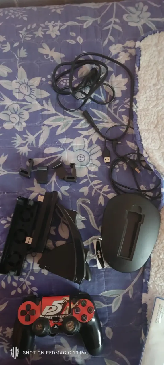 Consola PS4 Sony 1TB con juegos y accesorios - 4