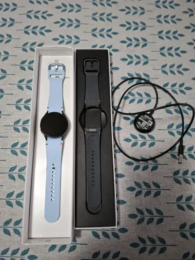 Smartwatch Samsung Galaxy Watch FE con cargador - miniatura 2