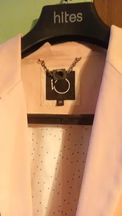 Blazer rosado para mujer elegante - miniatura 2