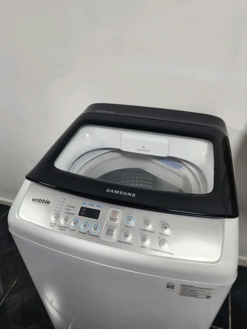 Lavadora Samsung Wobble 9 kg en buen estado - 2