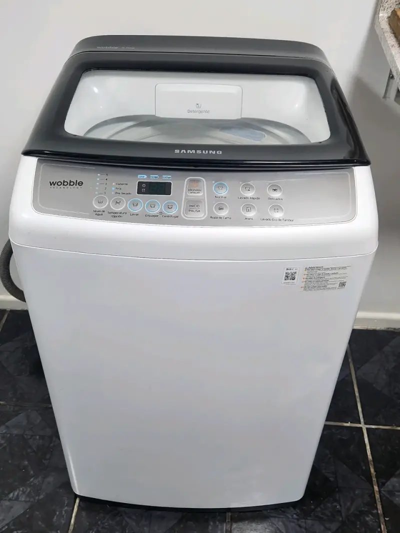 Lavadora Samsung Wobble 9 kg en buen estado - 3