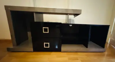 Mueble de TV moderno con cajones y estantes - miniatura 1