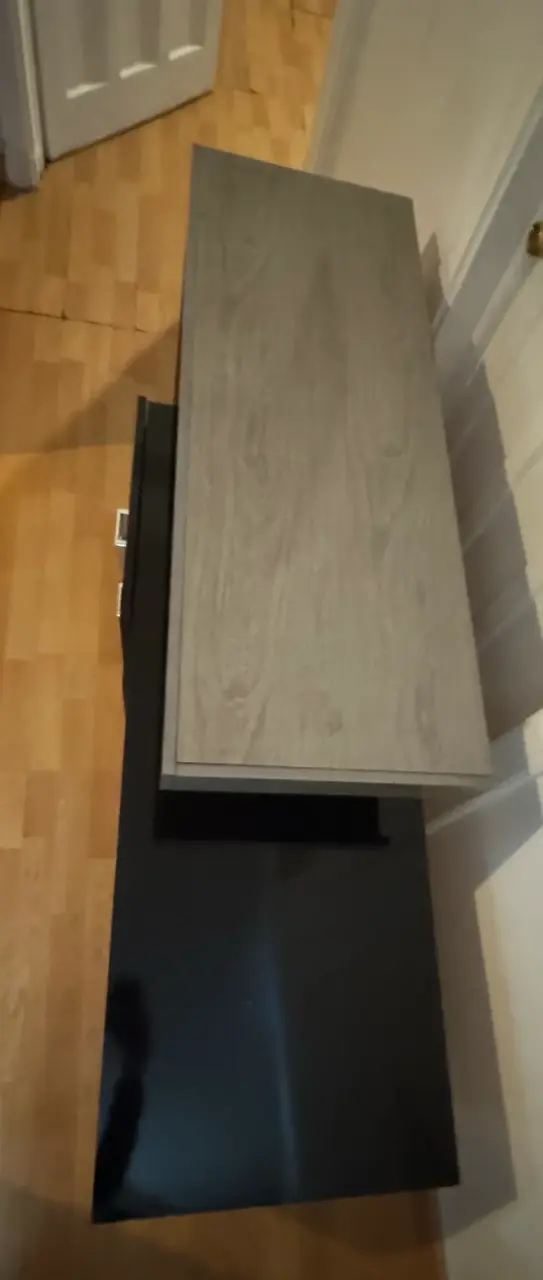 Mueble de TV moderno con cajones y estantes - 2