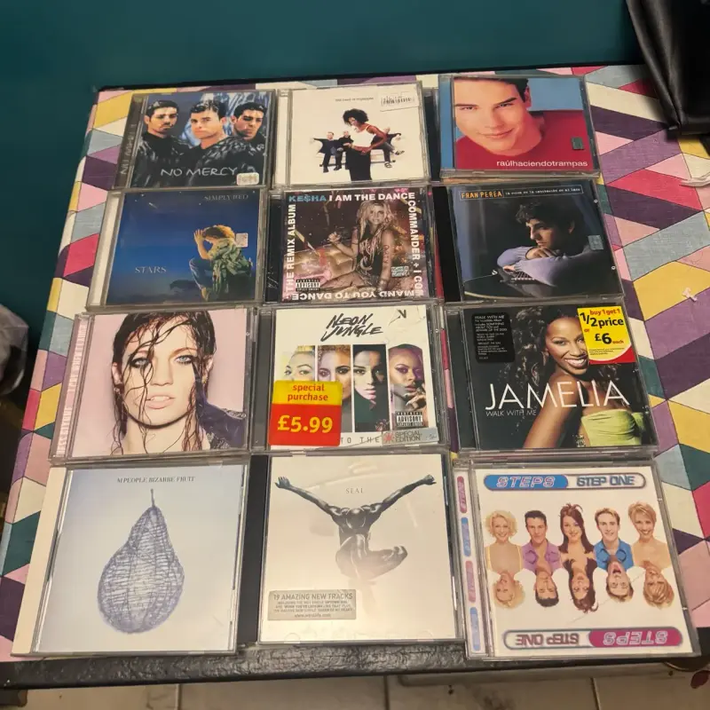 CDs de música pop y rock 5.000 C/U - 2
