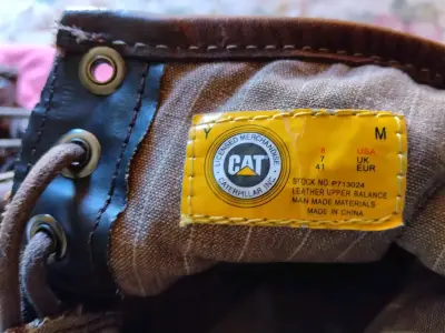 Botas de cuero Caterpillar marrones para hombre - miniatura 1