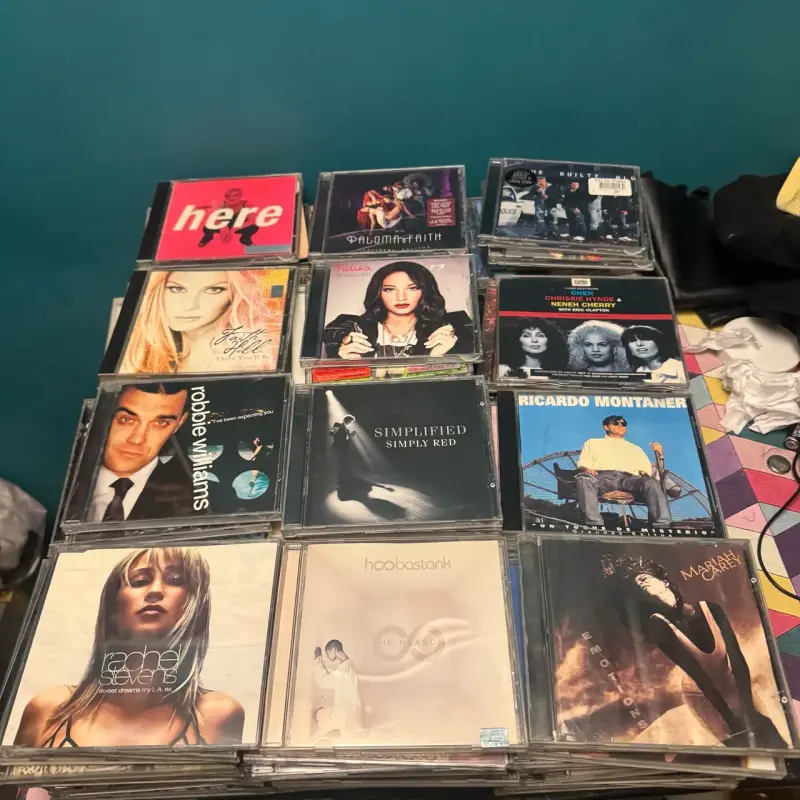 CDs a 5.000 C/U de música variada - 1