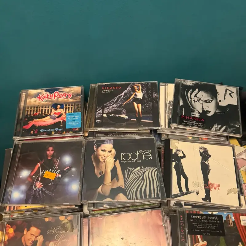 CDs a 5.000 C/U de música variada - 3