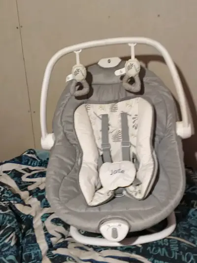 Silla mecedora para bebé Joie gris - miniatura 1
