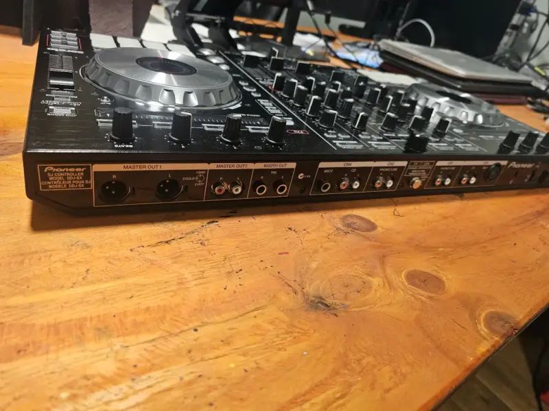 Controlador DJ Pioneer DDJ-SX - 3