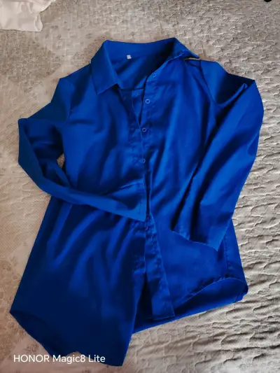 Camisa de mujer en colores vibrantes - miniatura 4