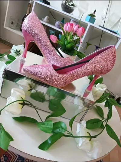 Tacones de fiesta rosados con brillo - miniatura 1