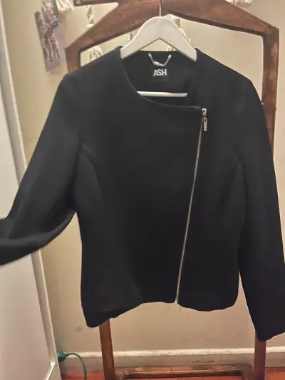 Chaqueta negra con cierre ASH talla 38 - miniatura 2