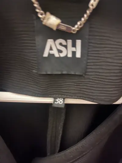 Chaqueta negra con cierre ASH talla 38 - miniatura 3