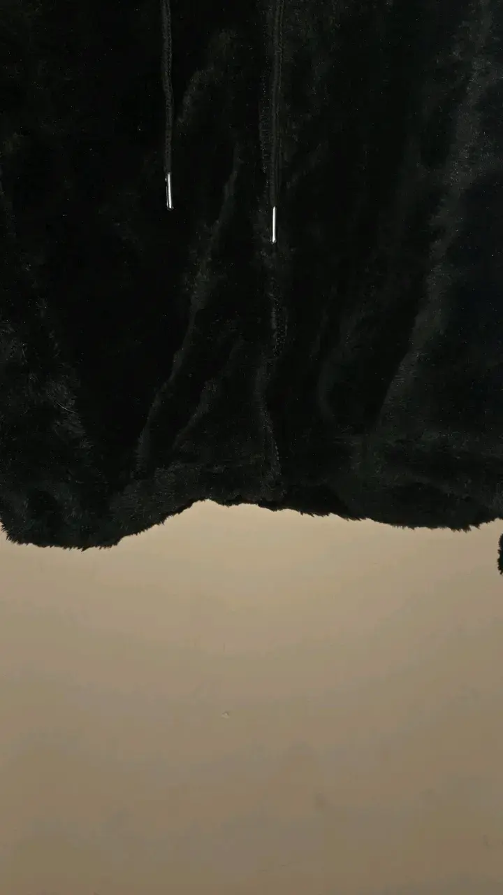 Chaqueta de Peluche Negra con Capucha - 3